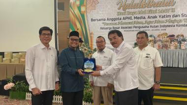 bimam-besar-masjid-raya-annur-ajak-aphi-riau-bersinergi-jaga-lingkunganb