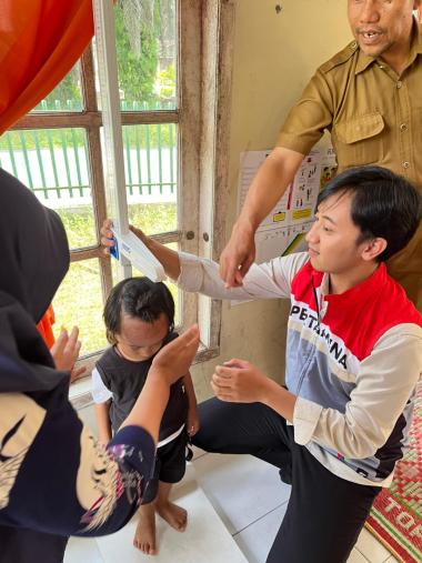blawan-istuntingi-dari-meja-posyandu-cerita-kader-sekar-melati-kawal-tumbuh-kembang-anak-riaub