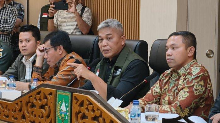 <b>Penertiban Kebun Sawit di Kawasan TNTN Riau seperti Adu Kuat Mafia Tanah dengan Aparat</b>