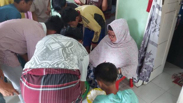 Kisah Inspiratif Nek Badinar di Pekanbaru yang Rela Rogoh Kocek Sendiri demi Rawat 81 Anak Yatim