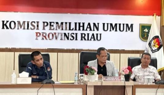 <b>Secara Administrasi, Tiga Bakal Pasangan Calon Gubernur-Wakil Gubernur Riau Sudah Memenuhi Syarat Maju di Pilkada Serentak 2024</b>