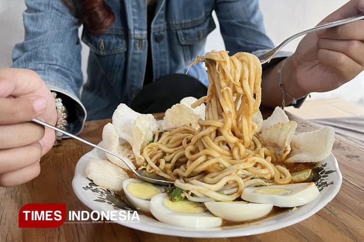 <b>Kelezatan Kuliner Melayu, Mie Lendir Khas Kepulauan Riau Hadir di Kota Malang</b>