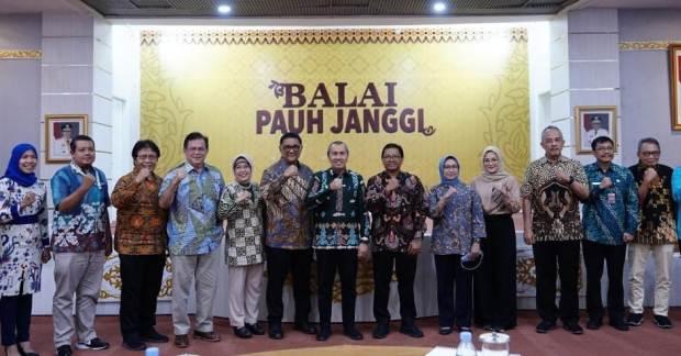 Pembangunan Infrastruktur di Riau Belum Sempurna, Gubri Minta Dukungan Kementerian PPN/Bappenas