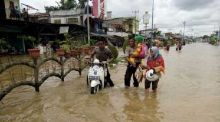 banjir-di-rokan-hulu-meluas-6379-jiwa-jadi-korban