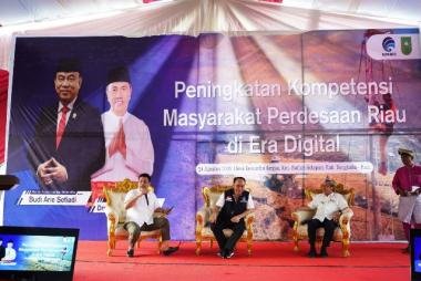 dampingi-kunker-menkominfo-di-bengkalis-gubri-harap-seluruh-desa-di-riau-jadi-desa-digital