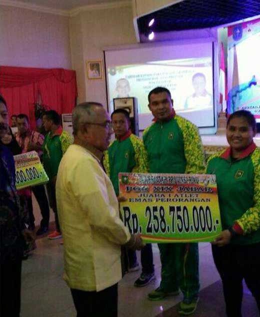 Pemprov Riau Bagi-bagi Bonus PON XIX Jawa Barat Rp17,4 Miliar ke Atlet