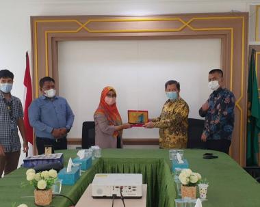 umri-dan-isi-padangpanjang-teken-mou-bidang-komunikasi-film-dan-seni