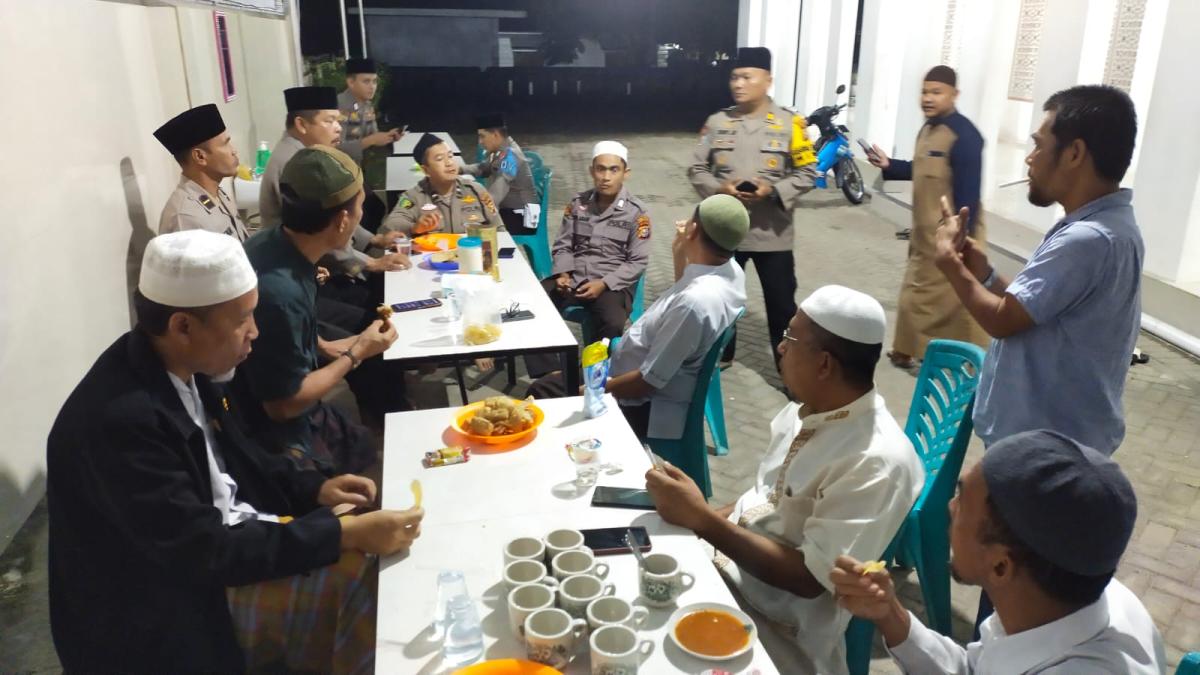 Jumat Curhat, Polisi Ajak Jemaah Masjid Baitul Hamdi Kuantan Tengah Kuansing tak Terprovokasi Berita <i>Hoax</i>
