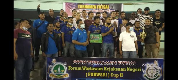 Sukses Event OTFFC ke-2, Trofi Bergilir Kuning Keemasan Dibawa Khalis A FC