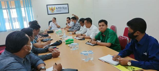 Komisi I DPRD Kepulauan Meranti Sambangi KPID Riau Diskusi soal Migrasi TV Analog ke Digital.