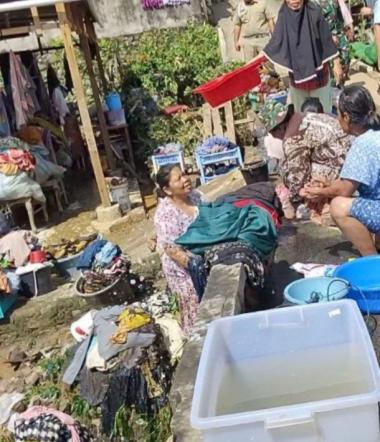 bsebanyak-711-jiwa-mengungsi-akibat-banjir-dan-tanah-longsor-melanda-kota-padangsidimpuanb