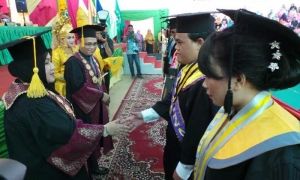 Wisuda ke-52, Unilak Telah Cetak 19.664 Sarjana, Rektor Dr Hj Hasnati: Semoga Alumni Dapat Mendarmabaktikan Ilmunya di Tengah Masyarakat