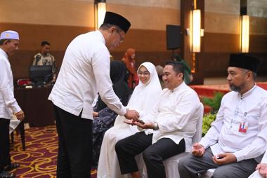 bharu-dan-penuh-makna-brk-syariah-lepas-12-pegawai-menuju-tanah-sucib
