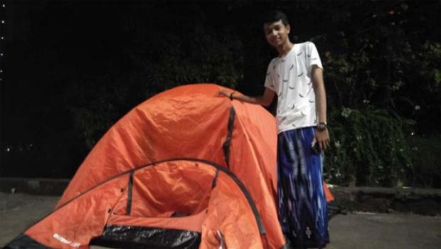 Demi Salat Idul Fitri, Satu Keluarga dari Pekanbaru Rela Menginap Mendirikan Tenda di Mesjid Istiqlal
