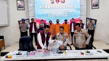 bdiduga-korupsi-dana-psr-pakai-spj-fiktif-rp12-miliar-pengurus-kud-di-ukui-pelalawan-ditahan