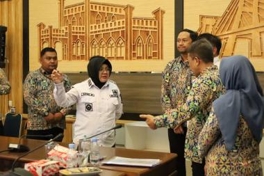 bpercepat-pembangunan-infrastruktur-pemkab-siak-perkuat-sinergi-dengan-pemerintah-pusatb
