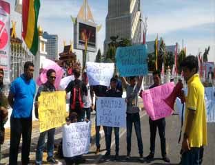 Wartawan Riau Gelar Aksi Solidaritas untuk Rekan Seprofesi Korban Penganiayaan di Medan