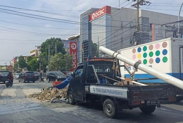 <b>Masyarakat Pekanbaru Kesalkan Penggalian Pipa Air di Jalan yang Baru Diaspal, Begini Tanggapan Pj Wali Kota</b>