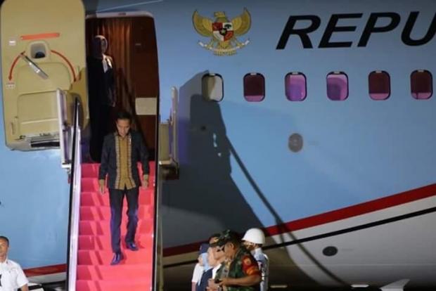Pesawat yang Membawa Presiden Jokowi Mendarat Mulus di Tengah Kabut Asap Karhutla Pekanbaru