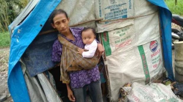 Viral Satu Keluarga di Desa Mudasetia Pelalawan Terpaksa Tinggal di Gubuk Goni dalam Hutan karena Kemiskinan