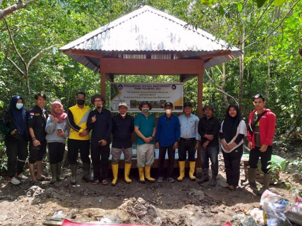 Selamatkan Hutan Mangrove, Politeknik Negeri Bengkalis Serahkan Pondok Kerja Budi Daya