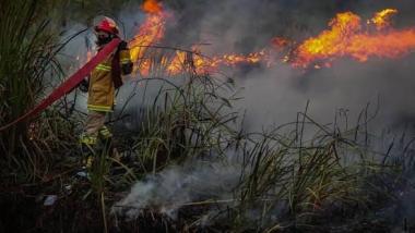 bkarhutla-tak-kunjung-padam-komisi-iv-dpr-jangan-sampai-indonesia-dicap-perusak-paruparu-duniab