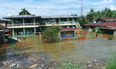 Hingga Minggu Siang Genangan Air Belum Surut, Berikut Rincian Korban Banjir di Kampar