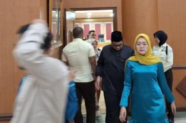 bratusan-asn-tenaga-ahli-dan-pegawai-honorer-di-sekretariat-dprd-riau-dikumpulkan-penyidik