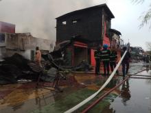 tak-ada-korban-jiwa-berikut-namanama-toko-rumah-dan-gedung-yang-terbakar-di-chinatown-siak-sabtu