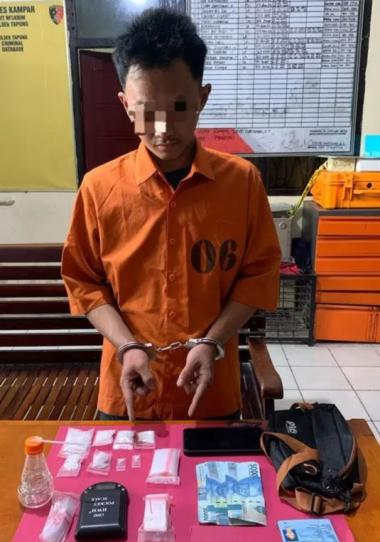bdiduga-pengedar-narkoba-pria-berusia-23-tahun-ditangkap-aparat-polsek-tapungb