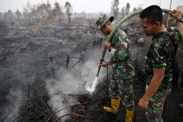 1.151 Personel TNI Diturunkan Lagi untuk Padamkan Api di Riau