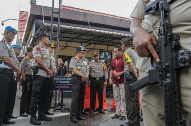 Kapolri Naikkan Pangkat Polisi yang Melumpuhkan Teroris Penyerang Mapolda Riau
