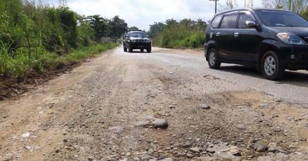 Jalanan Nasional di Tapanuli Bagian Selatan hingga Riau Rusak Parah, Ancam Keselamatan Pengendara