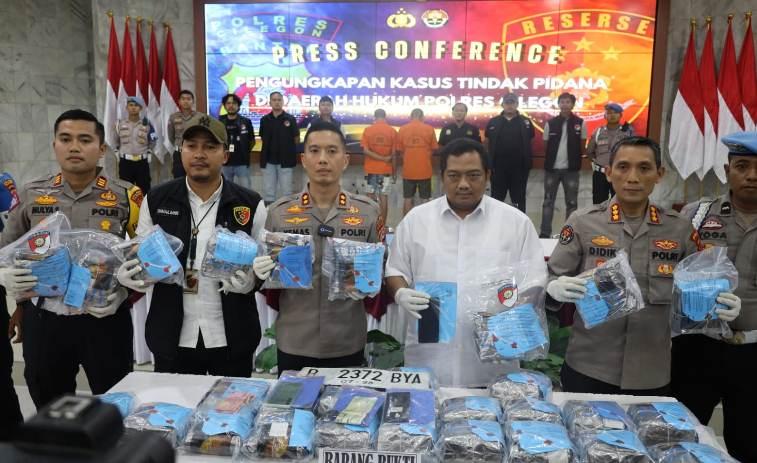 <b>Polres Cilegon Gagalkan Penyelundupan Sabu Seberat 30 Kilogram yang Dikirim dari Riau</b>