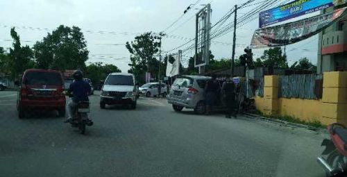 Mobil ”Tak Bertuan” Ditemukan Ringsek di Jalan Melur Pekanbaru