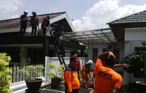 Baru Saja, Rumah Asisten I Setdaprov Riau Ahmad Syah Harrofie Nyaris Ludes Terbakar