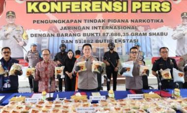 bpolda-riau-kembali-berhasil-ungkap-peredaran-narkotika-jaringan-internasionalb