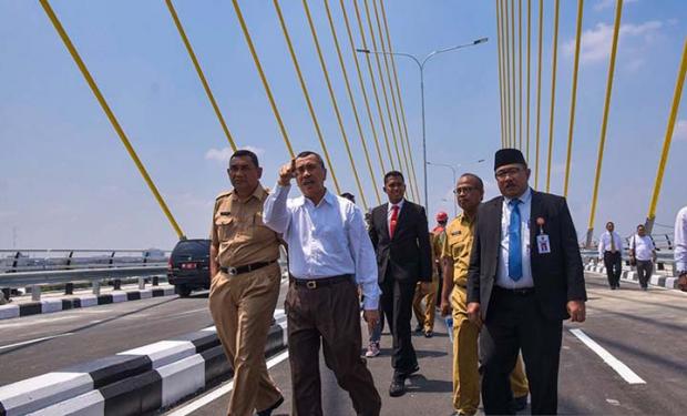 Gubernur Riau Minta Jembatan Siak IV Diawasi dan Tidak Jadi Tempat Pacaran