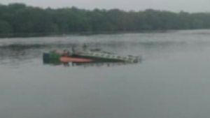Kapal Tenggelam di Perairan Sungai Siak, Satu ABK Hilang Masih Dicari