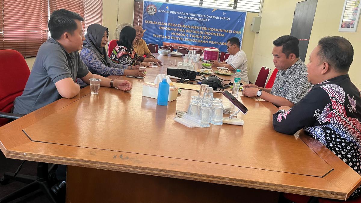 KPI Daerah Riau dengan KPI Kalbar Gelar Rakor, Bahas Penguatan Kelembagaan dan Gaungkan Literasi di Wilayah Perbatasan