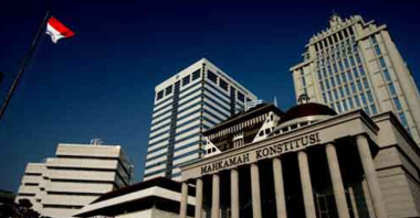bpolitik-uang-di-pilkada-makin-menggila-mk-temukan-1-suara-pemilih-dibayar-rp16-jutab
