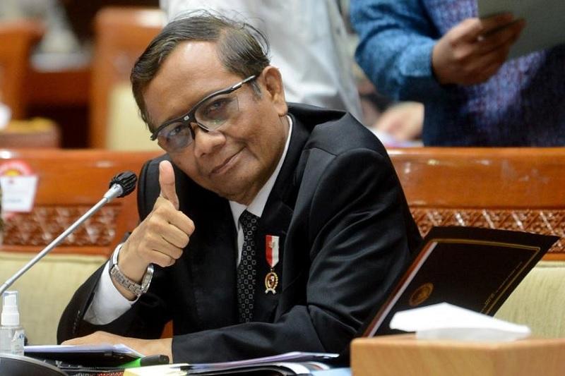 <b>Mahfud Ingatkan Kepala Daerah untuk Hati-Hati dan tak Tergiur Korupsi</b>