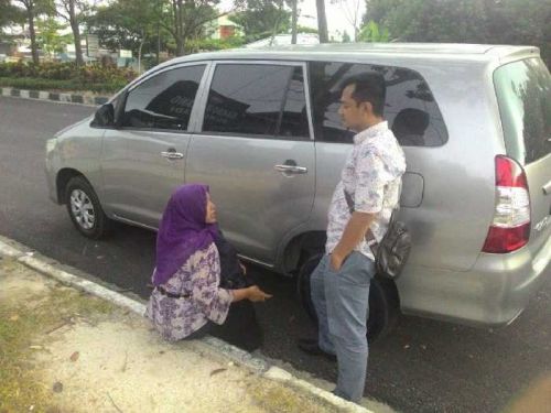 Jadi Buronan Kasus Dugaan Korupsi Dana Hibah Rp240 Juta, Ketua Organisasi Guru Akhirnya Menyerah di Jalan Arifin Achmad Pekanbaru