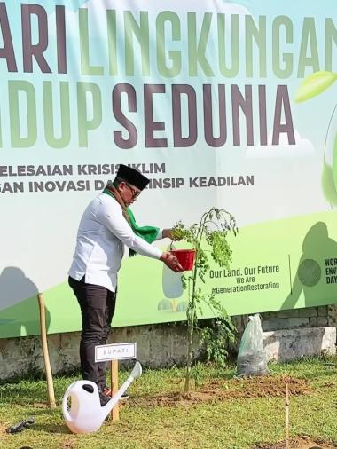 peringati-hari-lingkungan-hidup-sedunia-bupati-zukri-ajak-masyarakat-pelalawan-cintai-serta-jaga