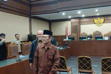 bsatu-bulan-setelah-laporkan-potensi-korupsi-di-perusahaan-bumn-komisaris-utama-malah-kena-copotb