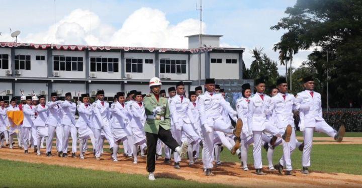 <b>Aksi Heroik Paskibra Papua Barat Daya Viral, Gandeng Rekan hingga Tuntas Bertugas</b>