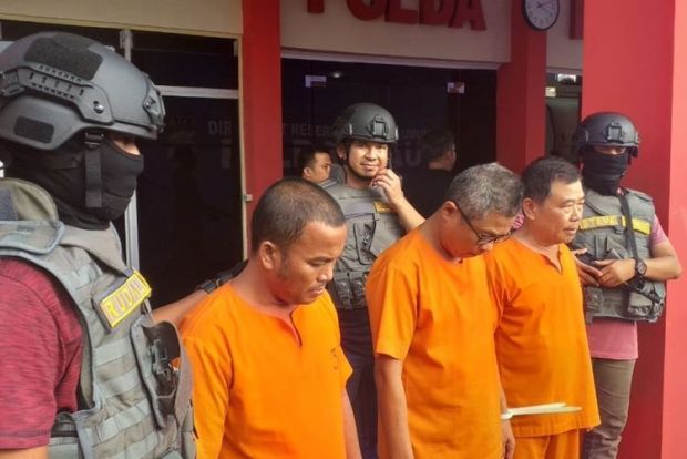 Sindikat Pencuri Minyak di Riau Diamankan; Pelaku bak Raja Minyak, Sewa Kedai Kopi Rp50 Juta dan Bagi-Bagi Uang Rp25 Juta ke Warga