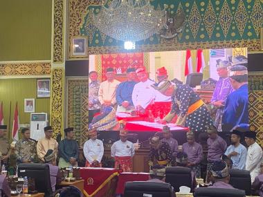 bpimpin-paripurna-hari-jadi-ke26-kabupaten-pelalawan-ketua-dprd-ajak-semua-elemen-wujudkan