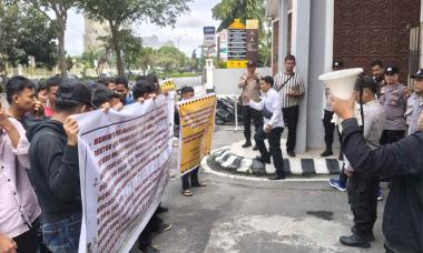 bdugaan-skandal-korupsi-kembali-melilit-uin-suska-riau-mahasiswa-desak-kejati-periksa-rektorb