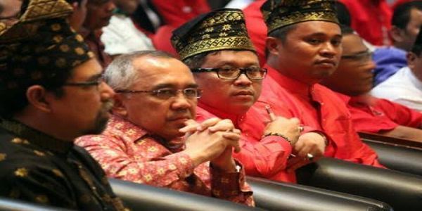 Ini Pantun Dadakan ala Sekjen PDIP untuk Pemimpin Riau